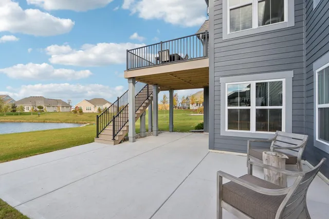 $1,199,900 | W198-n4955 Hickory Street, Menomonee Falls, WI 53051
