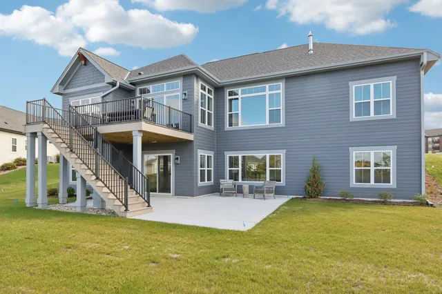 $1,199,900 | W198-n4955 Hickory Street, Menomonee Falls, WI 53051