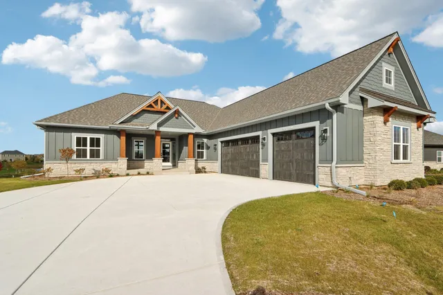$1,199,900 | W198-n4955 Hickory Street, Menomonee Falls, WI 53051