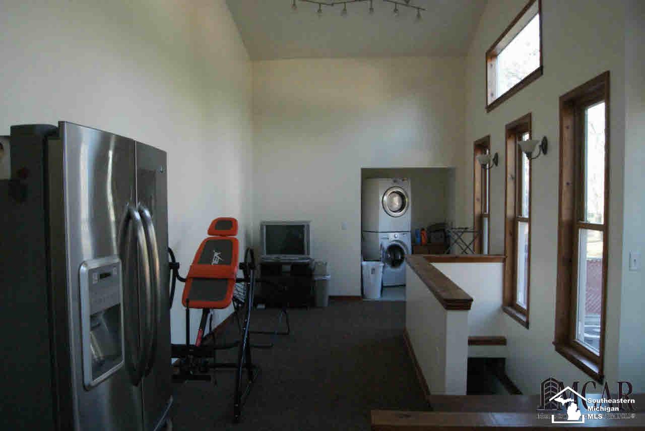 2610 Vivian Road Monroe, MI 48162 - Photo 20 of 24 Sunroom