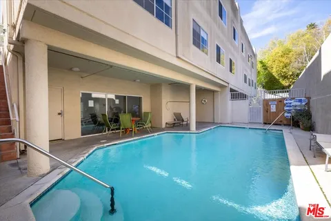 $675,000 | 11485 Moorpark Street, Unit 10, Studio City, CA 91602