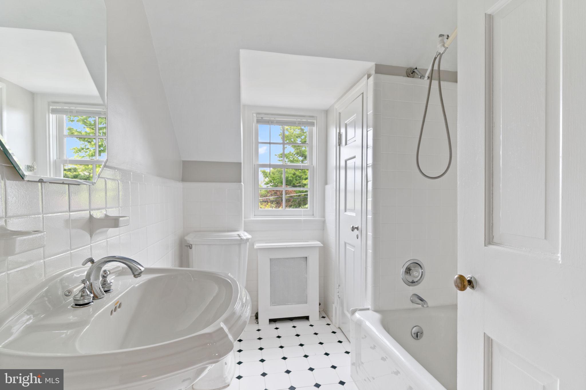 4733 Rock Spring Road Arlington, VA 22207 - Photo 33 of 40