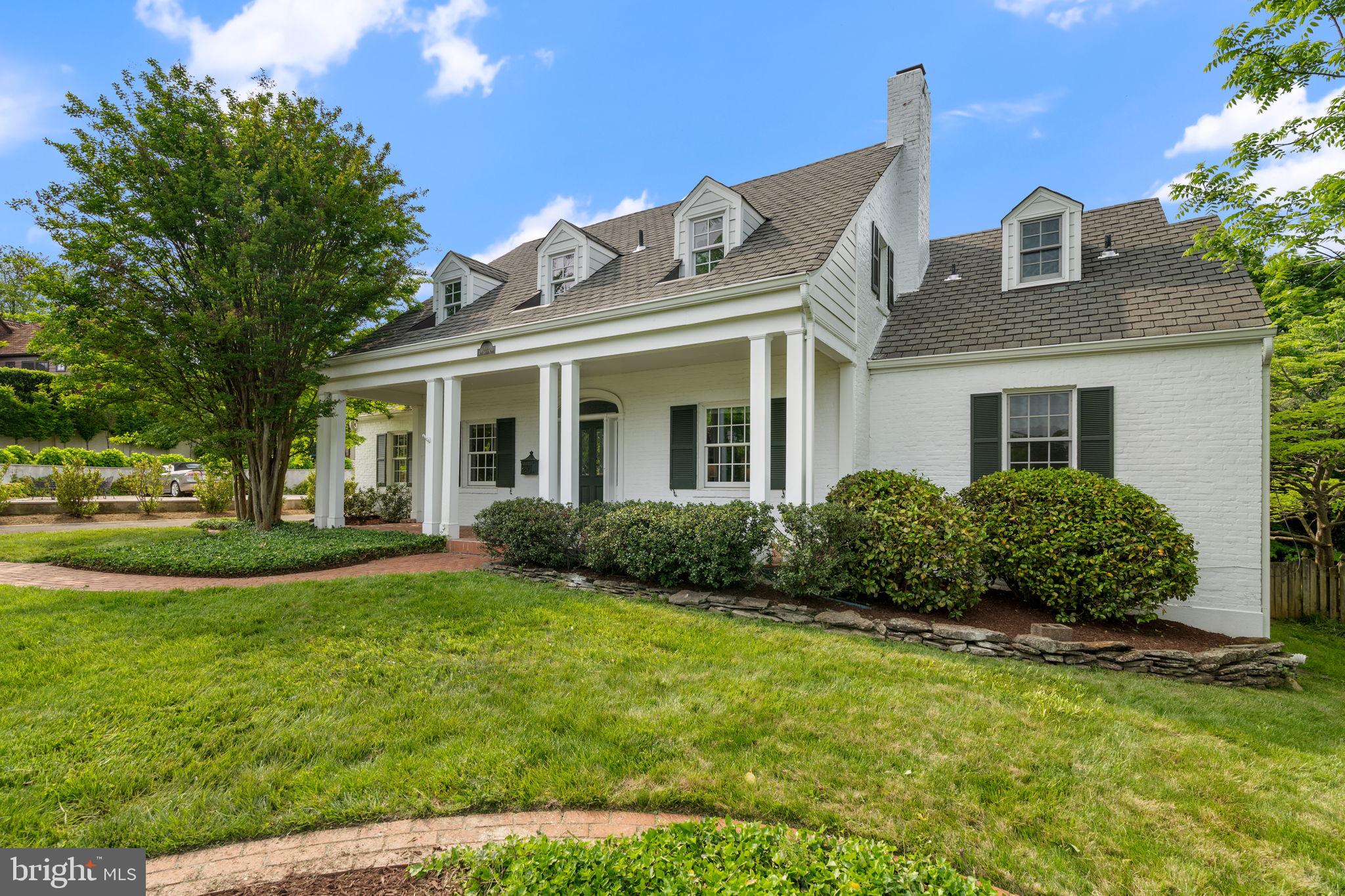 4733 Rock Spring Road Arlington, VA 22207 - Photo 4 of 40