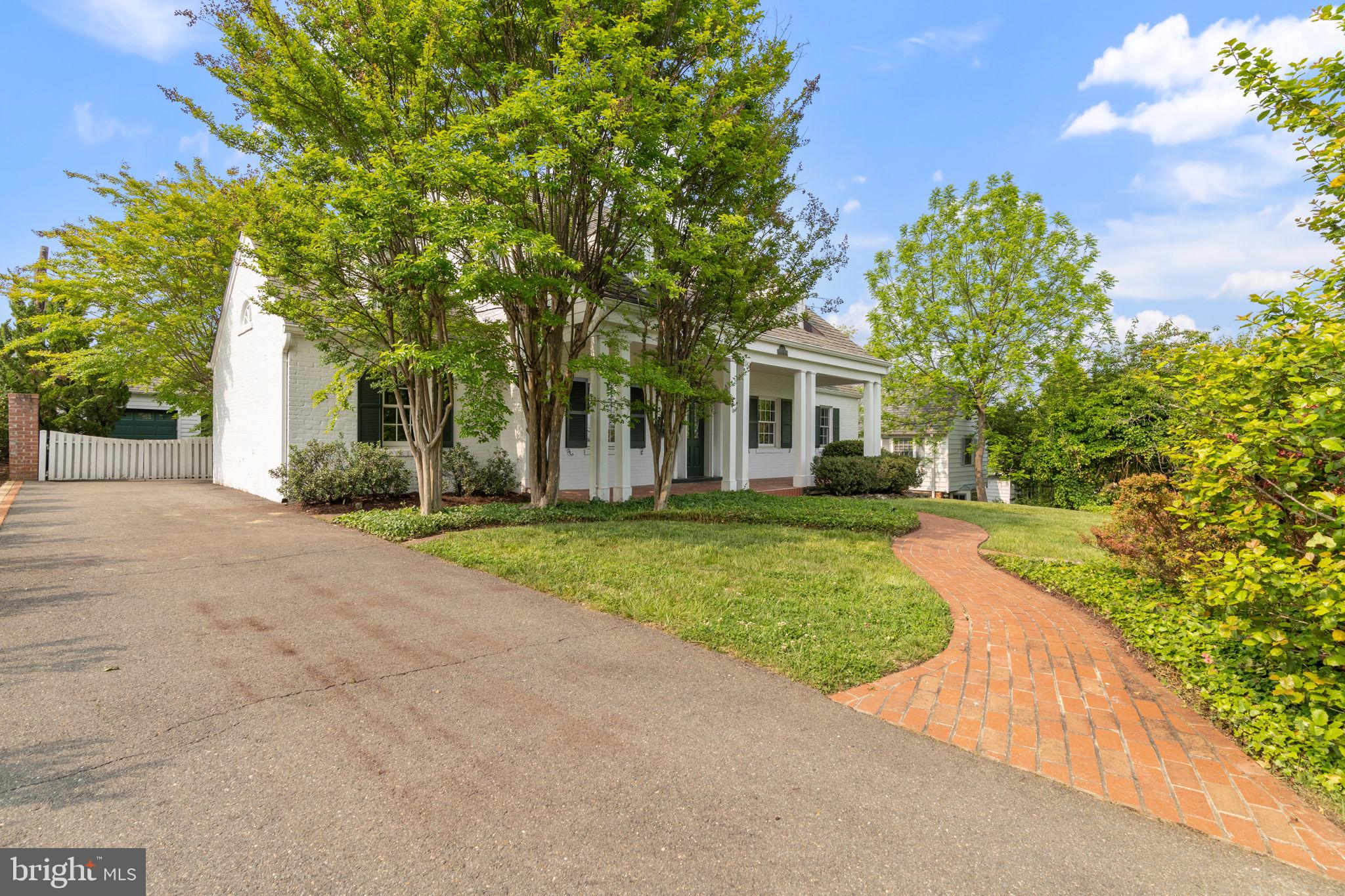 4733 Rock Spring Road Arlington, VA 22207 - Photo 5 of 40