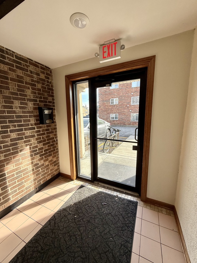 10625 Parkside Avenue, Unit 8 Chicago Ridge, IL 60415 - Photo 16 of 22 Gallery Image 16