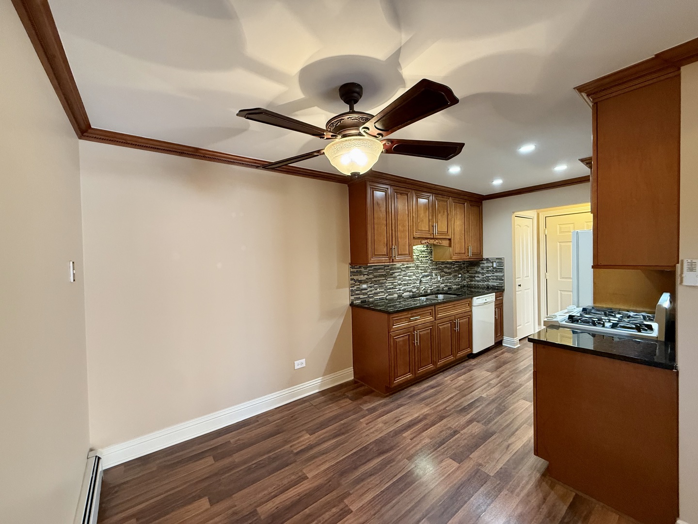 10625 Parkside Avenue, Unit 8 Chicago Ridge, IL 60415 - Photo 6 of 22 Gallery Image 6