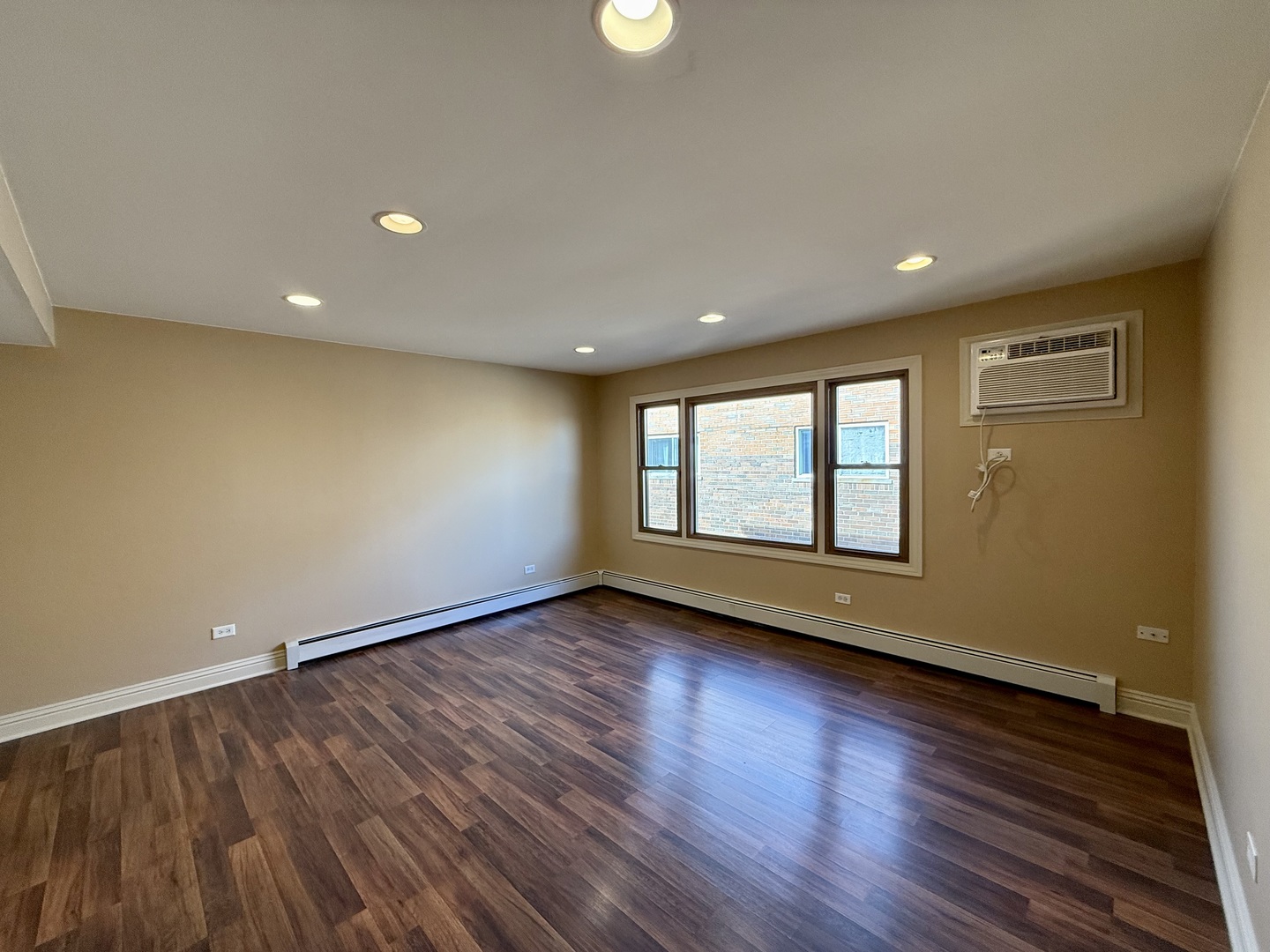 10625 Parkside Avenue, Unit 8 Chicago Ridge, IL 60415 - Photo 8 of 22 Gallery Image 8