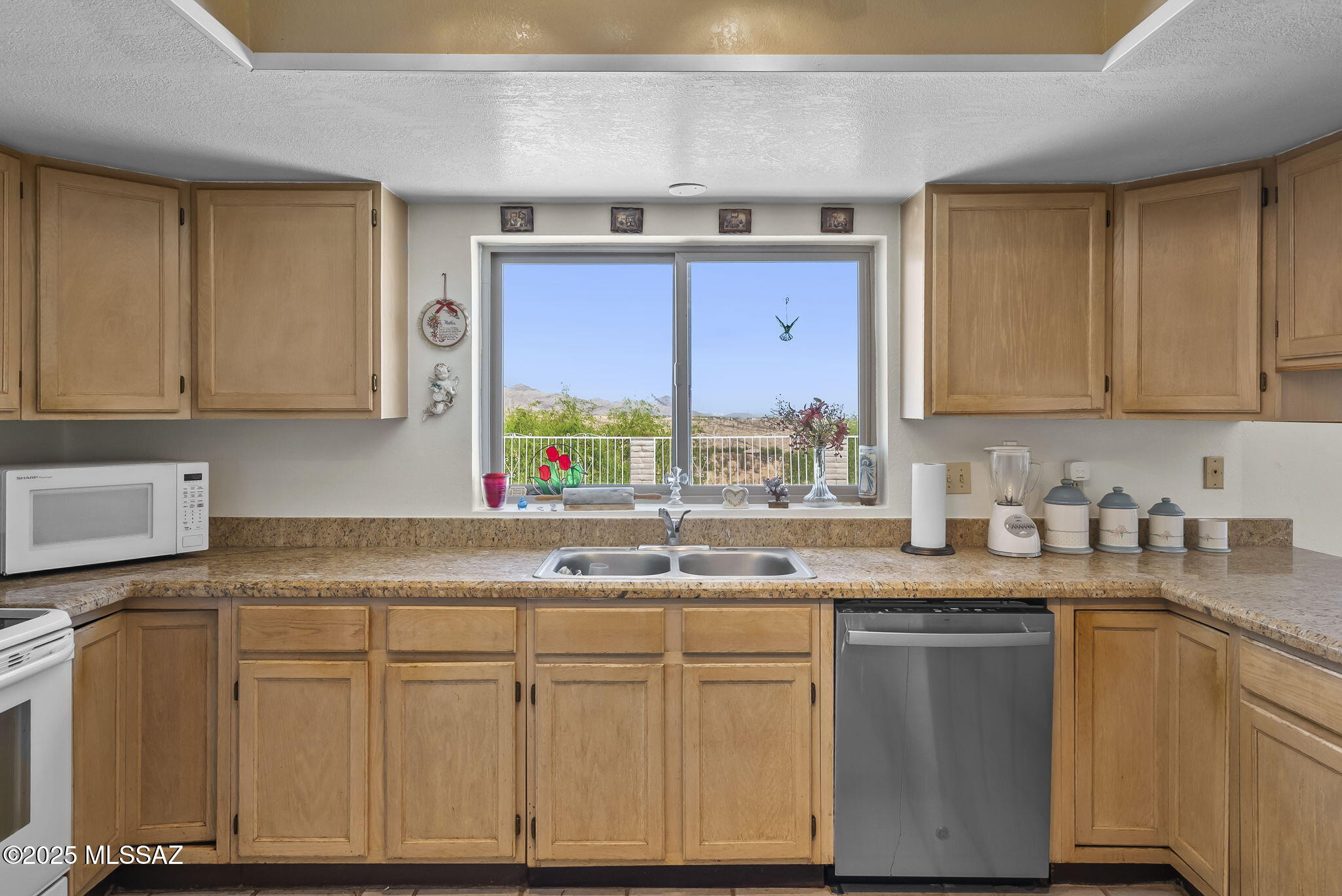 888 Cree Lane Rio Rico, AZ 85648 - Photo 23 of 47