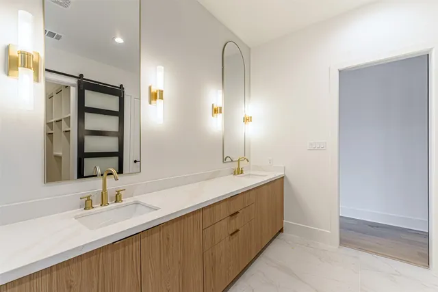 $4,800 | 1104 West 9th Street, Houston, TX 77007