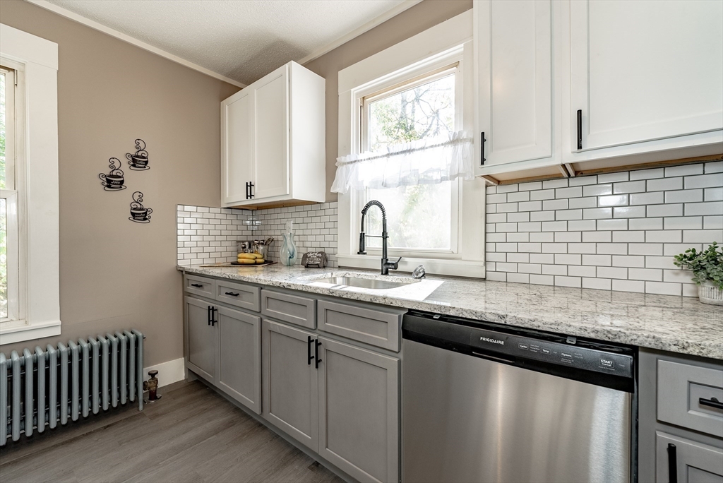 7 Munger Road Chicopee, MA 01020 - Photo 6 of 34 Gallery Image 6