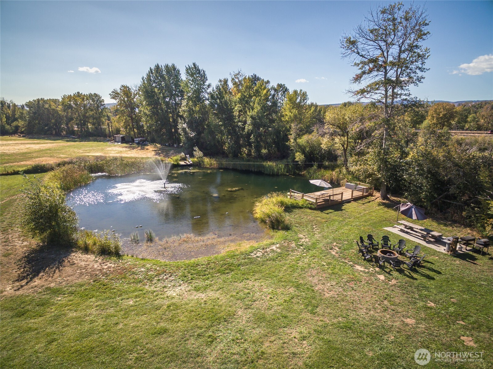 471 Klocke Road Ellensburg, WA 98926 - Photo 3 of 39 a view of a lake with a mountain