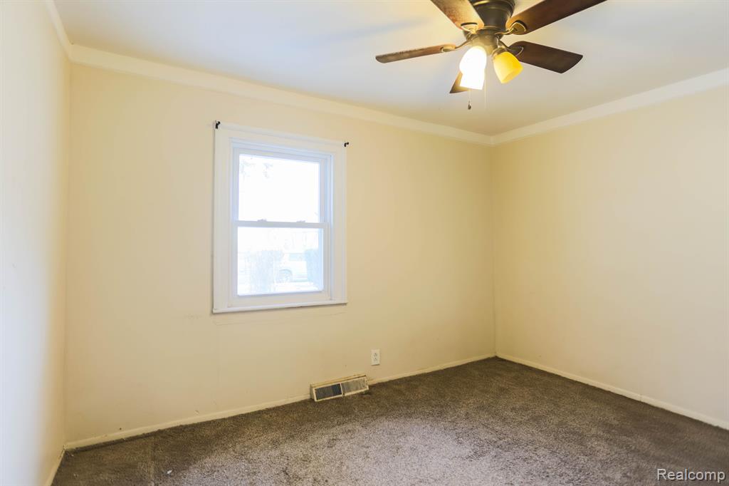 7006 Toepfer Road Warren, MI 48091 - Photo 7 of 16
