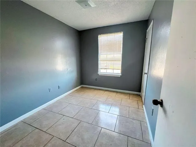 $1,300 | 912 Ruth Drive, Avondale, LA 70094