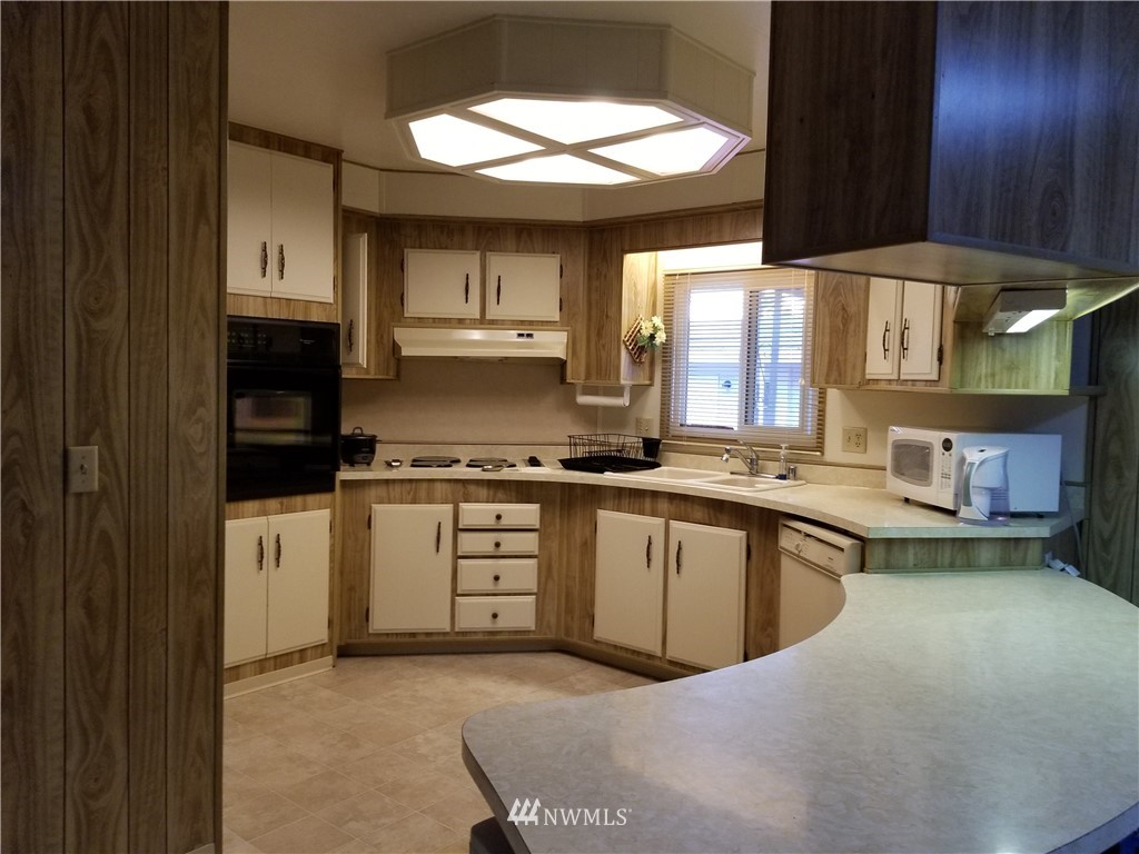 1121 244th Street Southwest, Unit 19 Bothell, WA 98021 - Photo 8 of 23