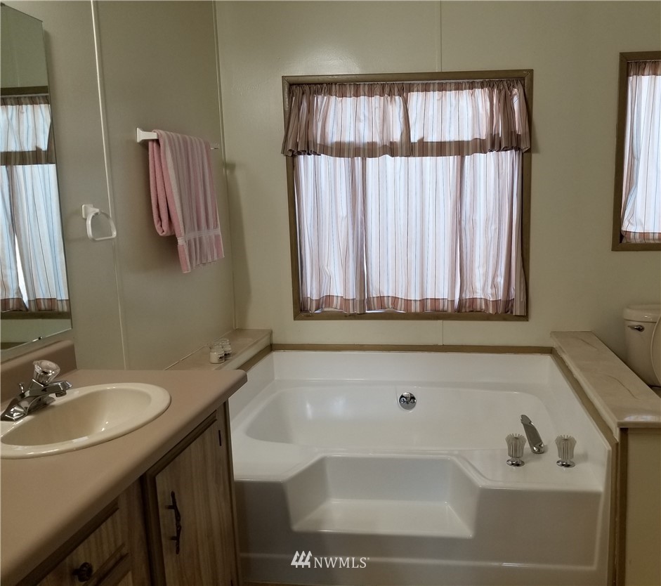 1121 244th Street Southwest, Unit 19 Bothell, WA 98021 - Photo 10 of 23