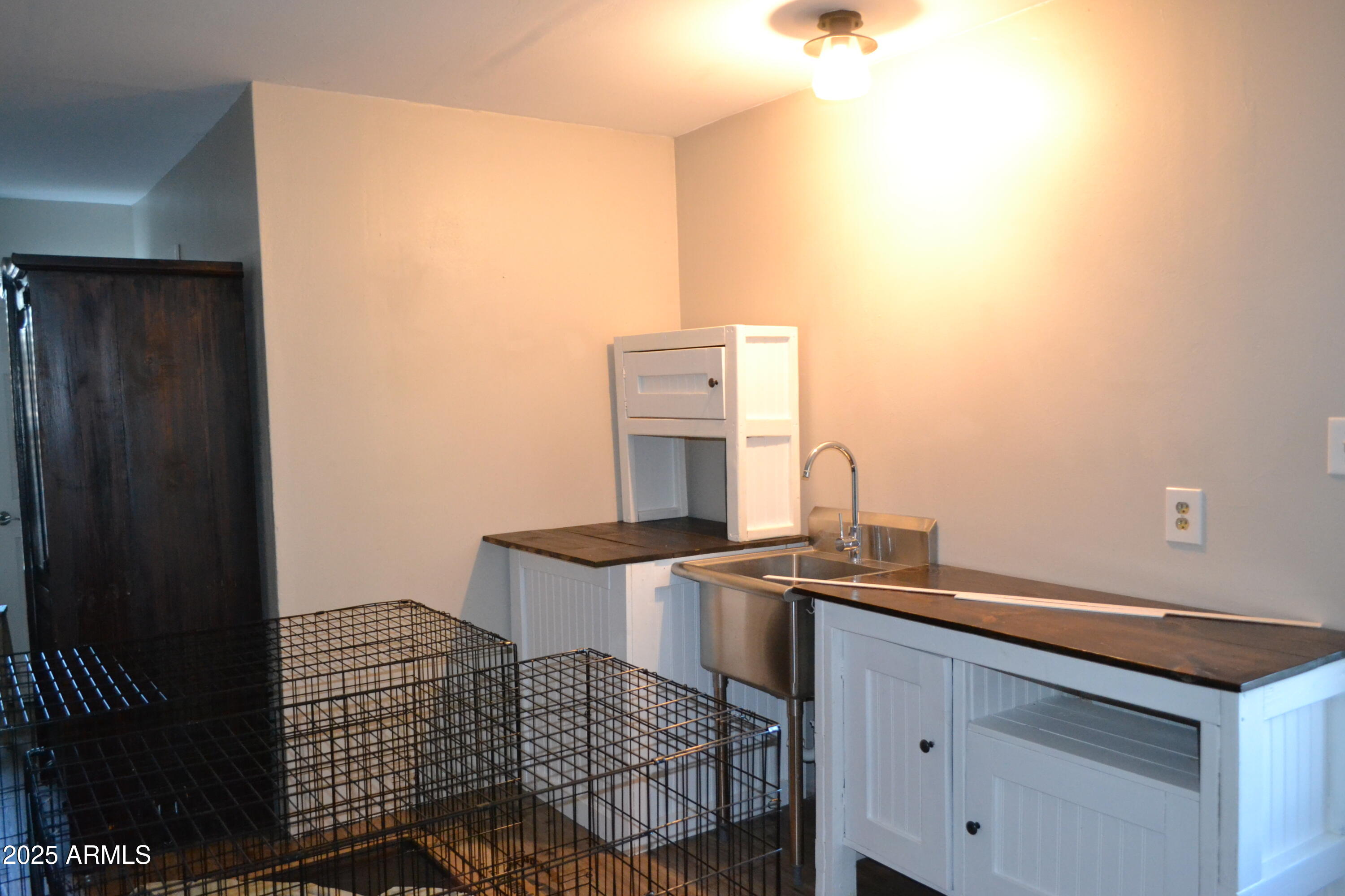 656 Sundown Drive Snowflake, AZ 85937 - Photo 22 of 29 a view of workspace with wooden floor