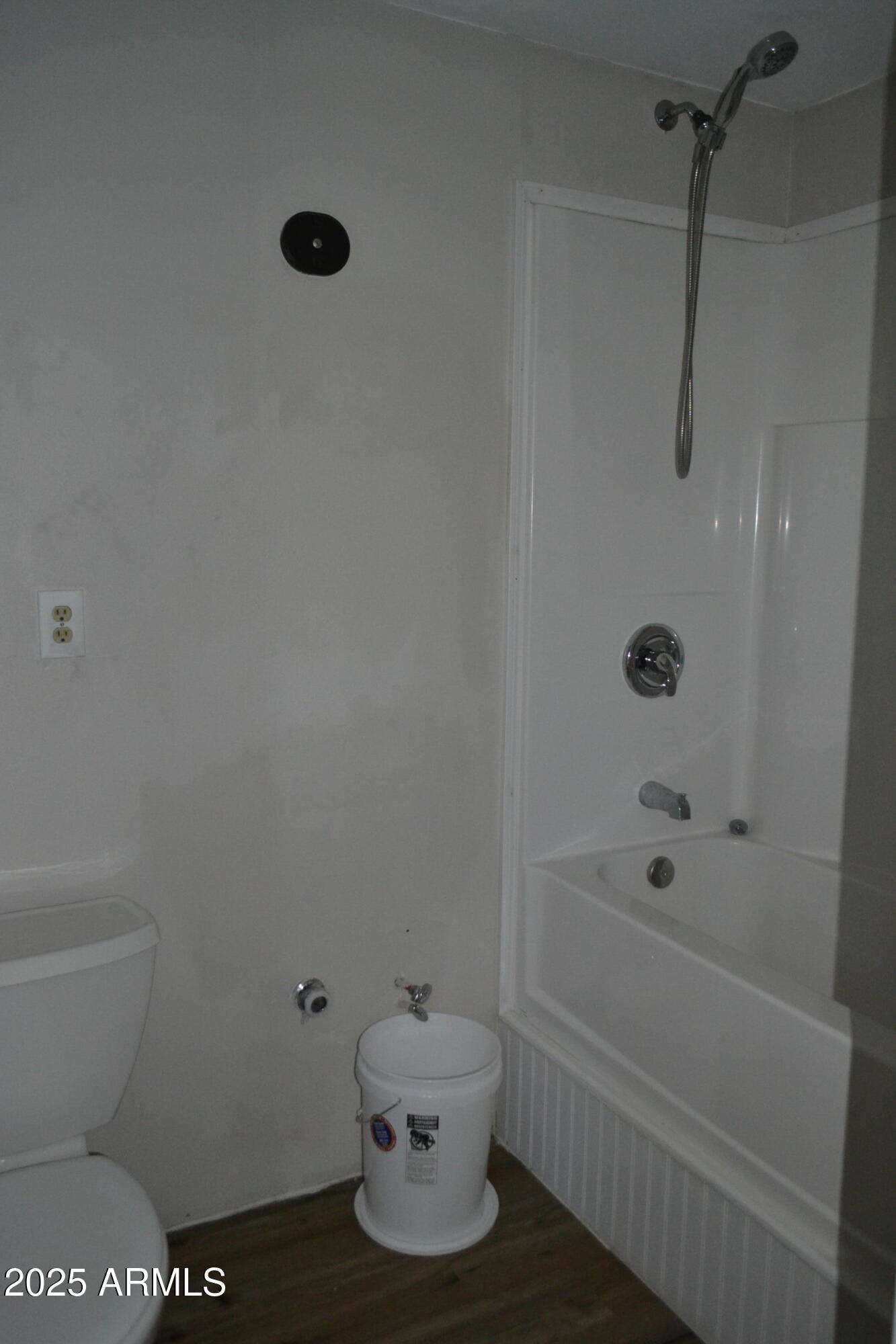 656 Sundown Drive Snowflake, AZ 85937 - Photo 23 of 29 a bathroom with a toilet and a shower