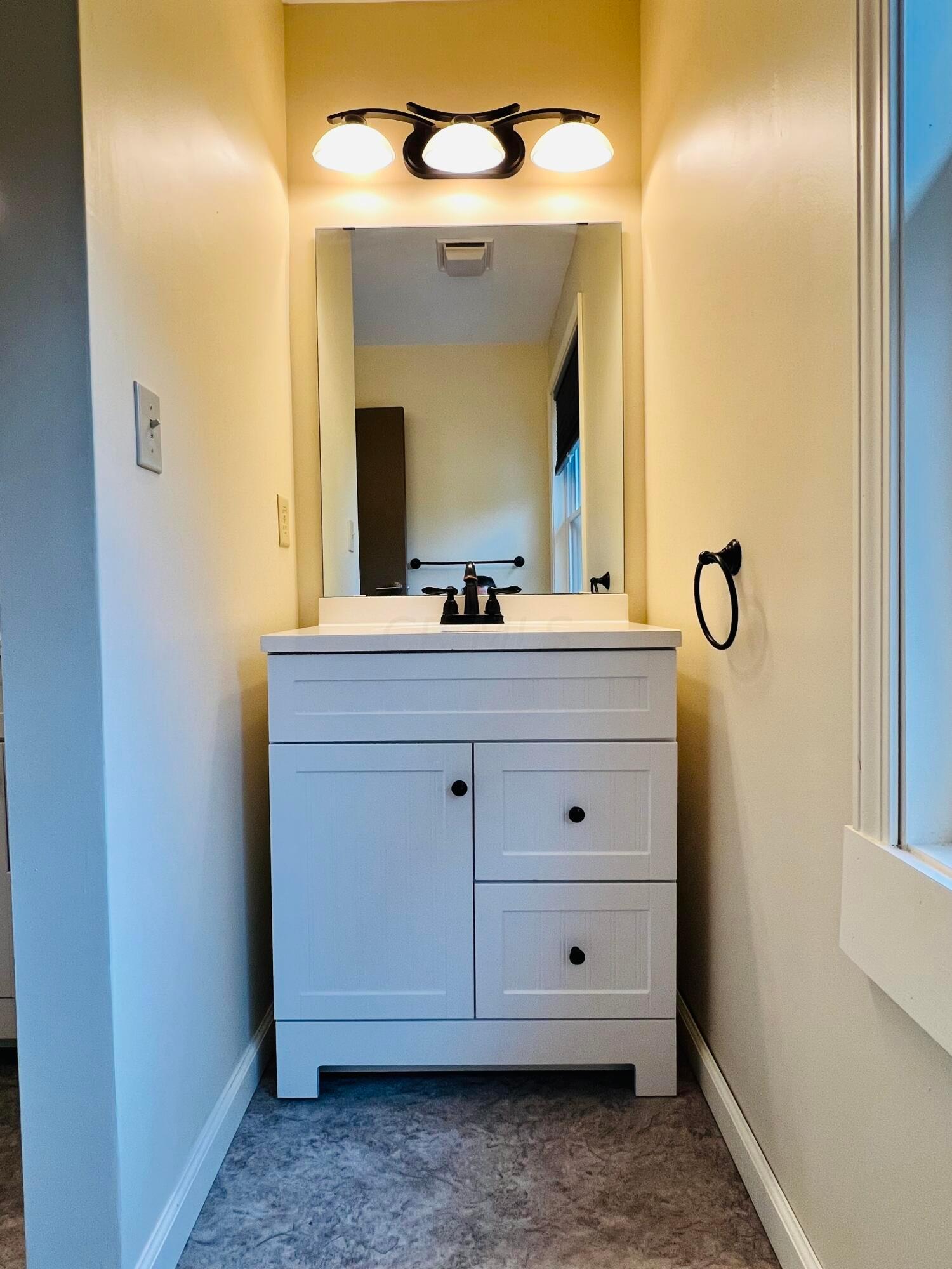 4386 Pickerington Road Carroll, OH 43112 - Photo 22 of 32 2nd Floor Owners Suite
