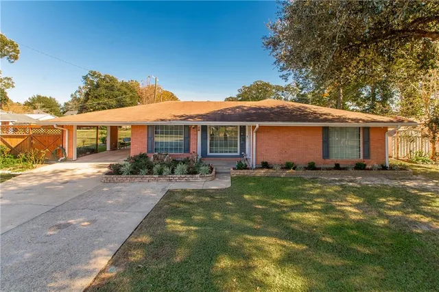 $185,000 | 826 Avenue East, Bogalusa, LA 70427