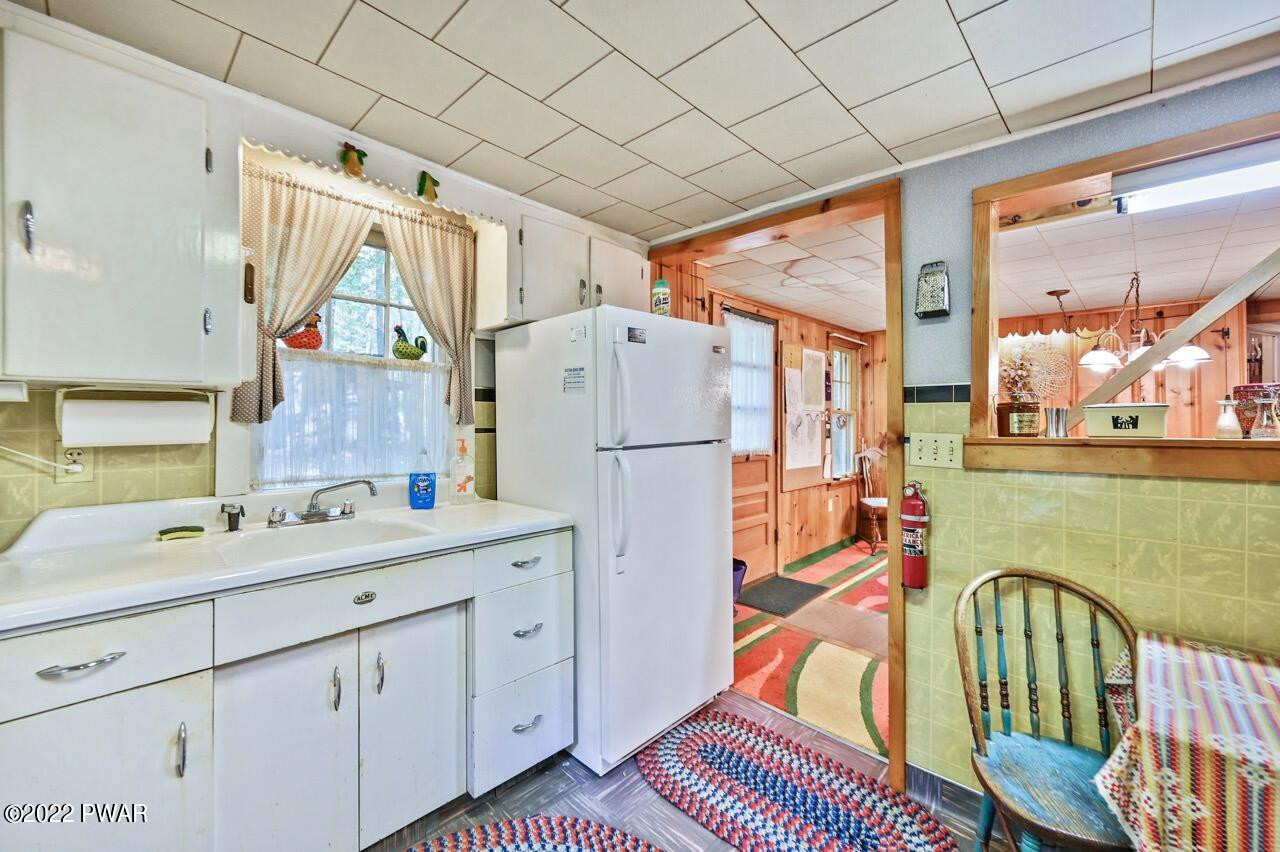 428 North Shore Road Greentown, PA 18426 - Photo 25 of 39