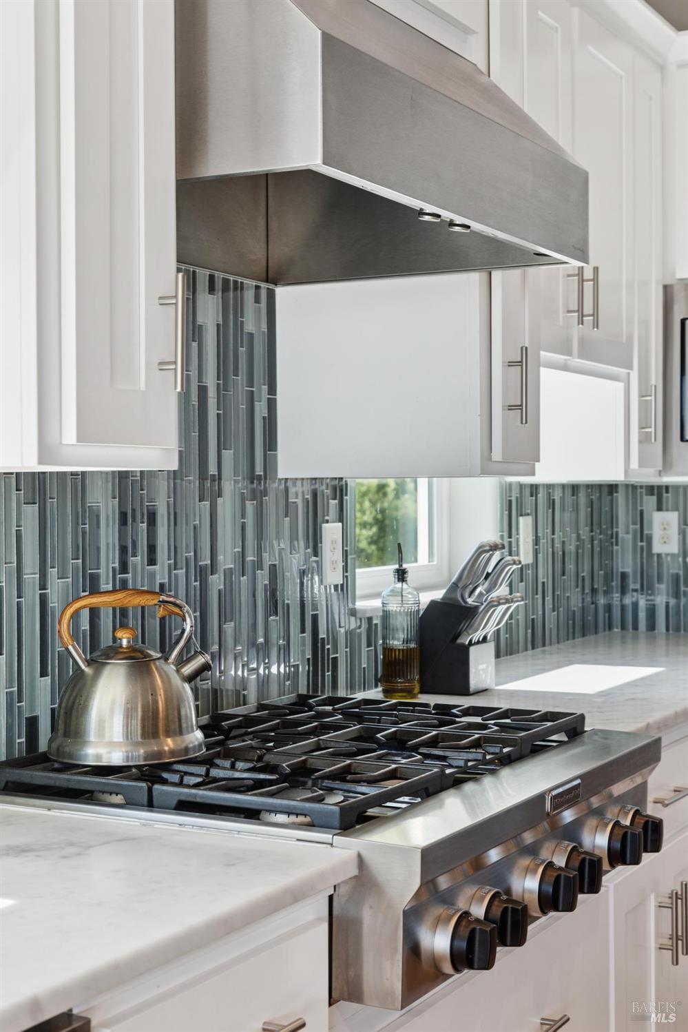 5980 Vista Ridge Santa Rosa, CA 95409 - Photo 26 of 63 a kitchen with a stove and a sink