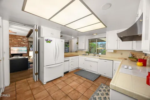 $2,250,000 | 1324 El Vago Street, La Canada Flintridge, CA 91011