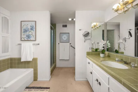 $2,250,000 | 1324 El Vago Street, La Canada Flintridge, CA 91011