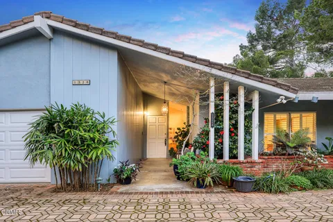 $2,250,000 | 1324 El Vago Street, La Canada Flintridge, CA 91011