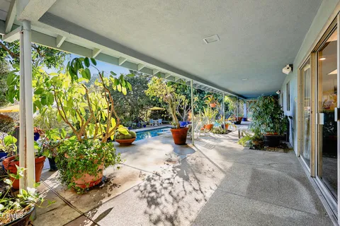 $2,250,000 | 1324 El Vago Street, La Canada Flintridge, CA 91011