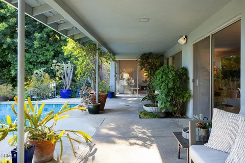 $2,250,000 | 1324 El Vago Street, La Canada Flintridge, CA 91011