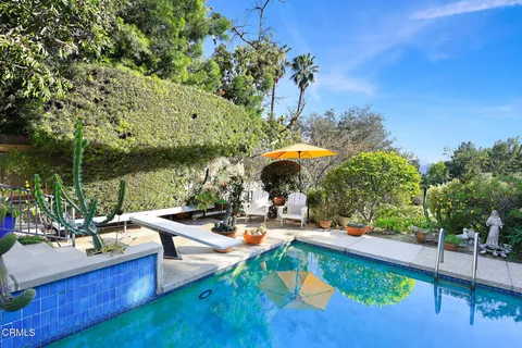 $2,250,000 | 1324 El Vago Street, La Canada Flintridge, CA 91011