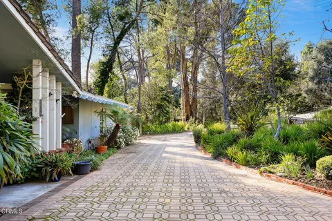 $2,250,000 | 1324 El Vago Street, La Canada Flintridge, CA 91011
