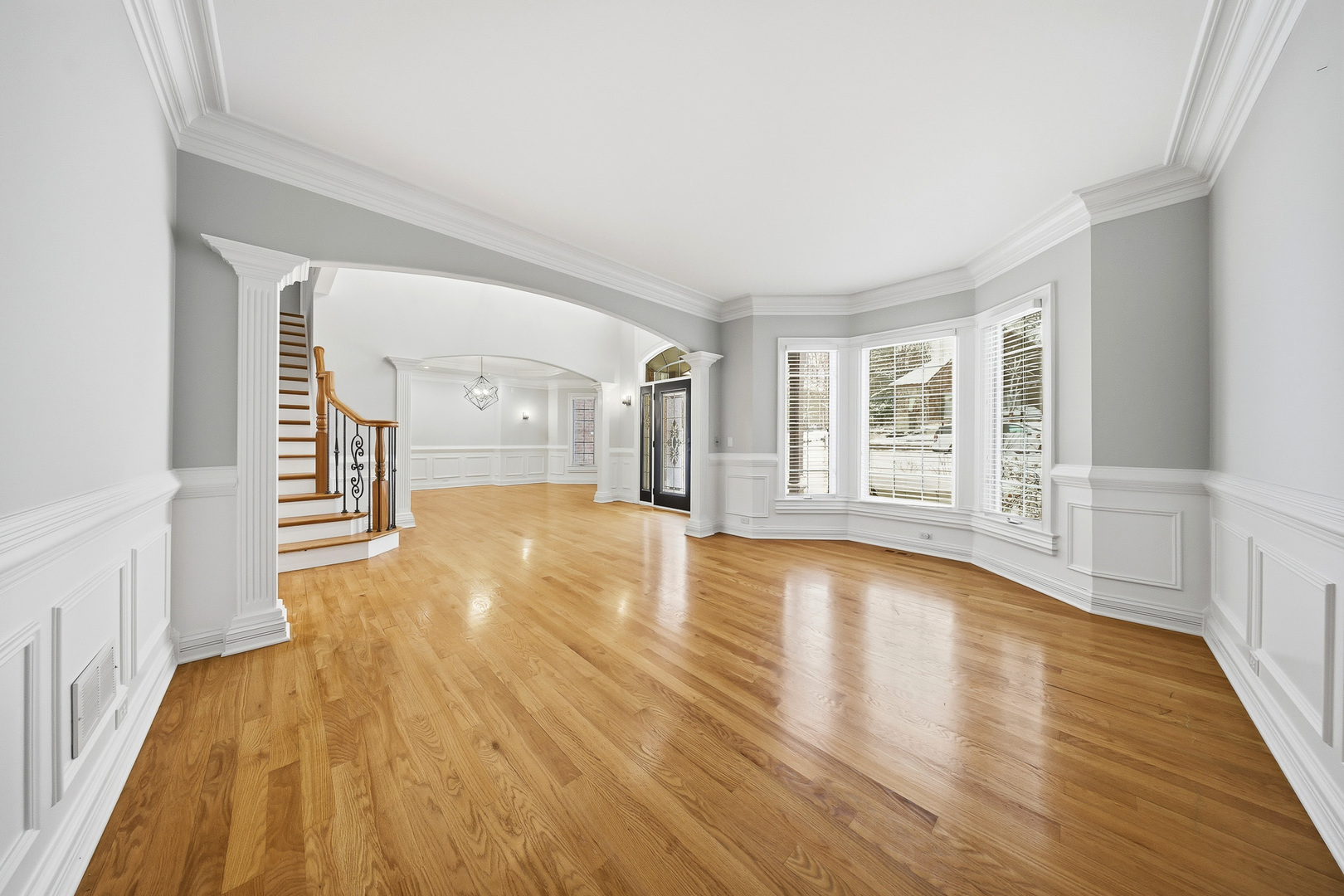 761 Reserve Court South Elgin, IL 60177 - Photo 6 of 89