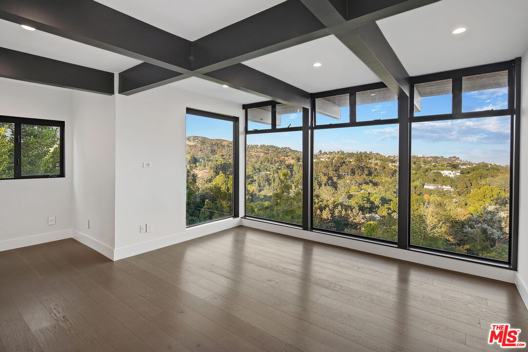 2000 Westridge Road Los Angeles, CA 90049 - Photo 11 of 24 Gallery Image 11