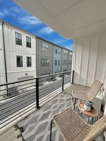 $2,850 | 192 Chestnut Circle, Atlanta, GA 30342