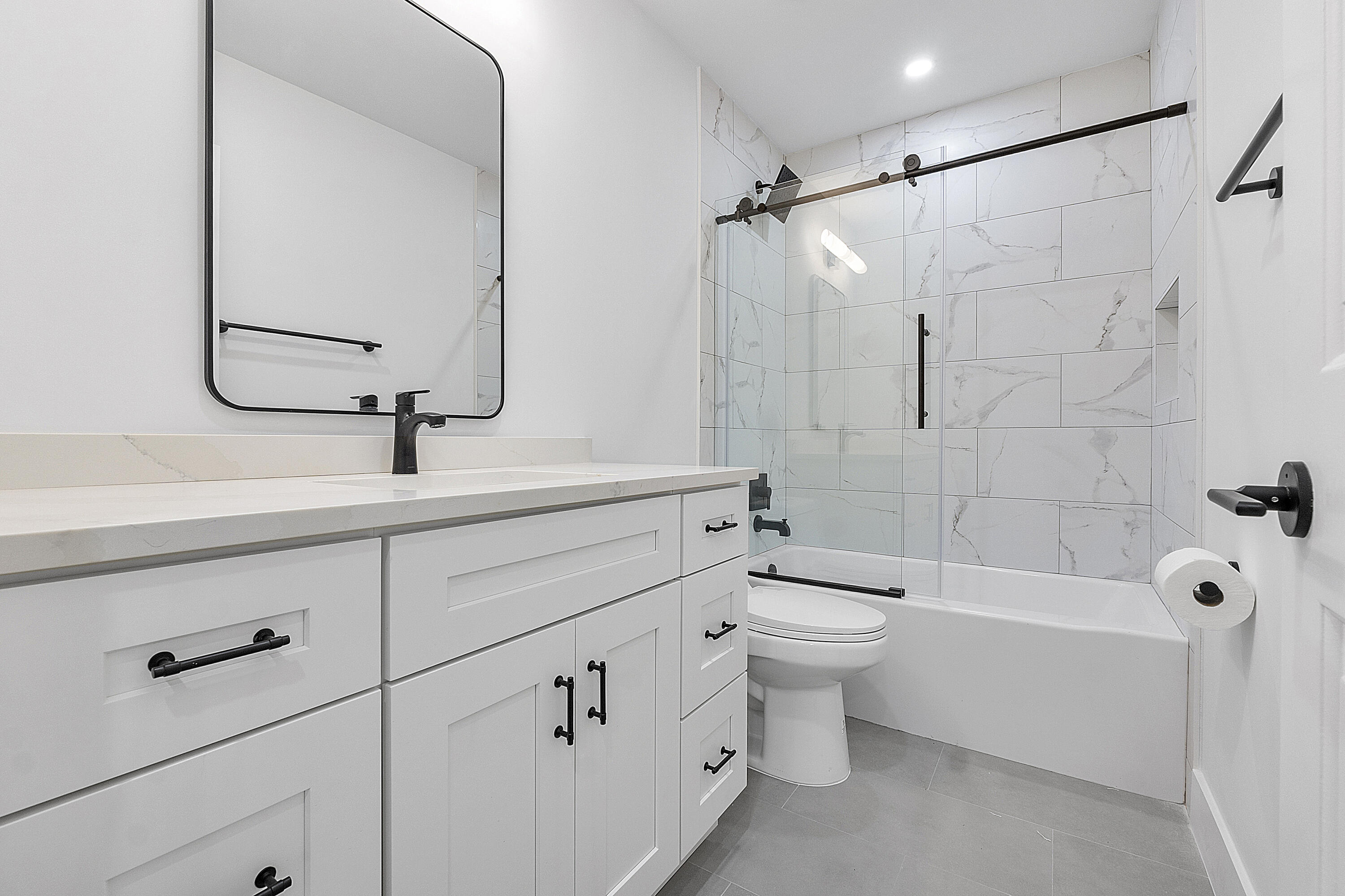 3127 Kingswood Terrace Boca Raton, FL 33431 - Photo 12 of 29 Guest Bath