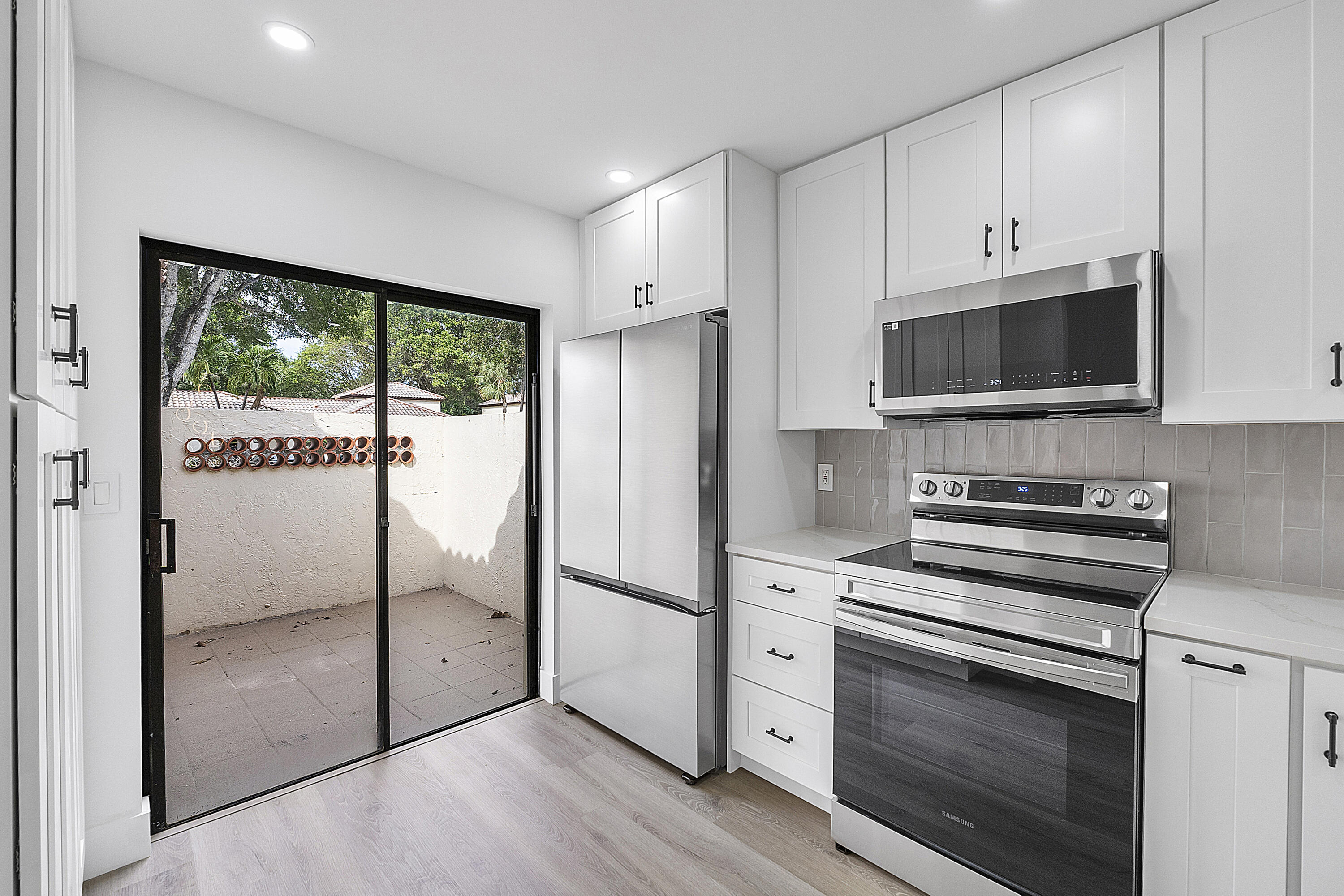 3127 Kingswood Terrace Boca Raton, FL 33431 - Photo 7 of 29 Kitchen