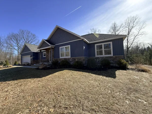 $525,000 | 6167 Cedar Trace, Stanwood, MI 49346