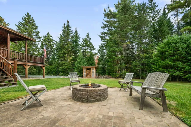 $639,000 | 70 Sugarloaf Drive, Carroll, NH 03595