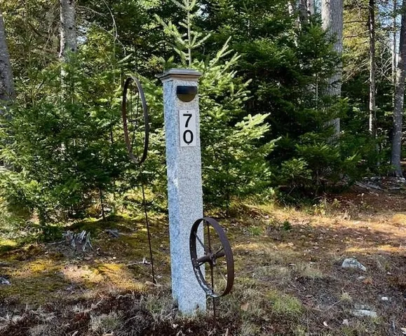 $639,000 | 70 Sugarloaf Drive, Carroll, NH 03595