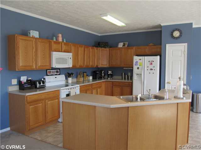 1517 Cook Road Powhatan, VA 23139 - Photo 3 of 11 Kitchen