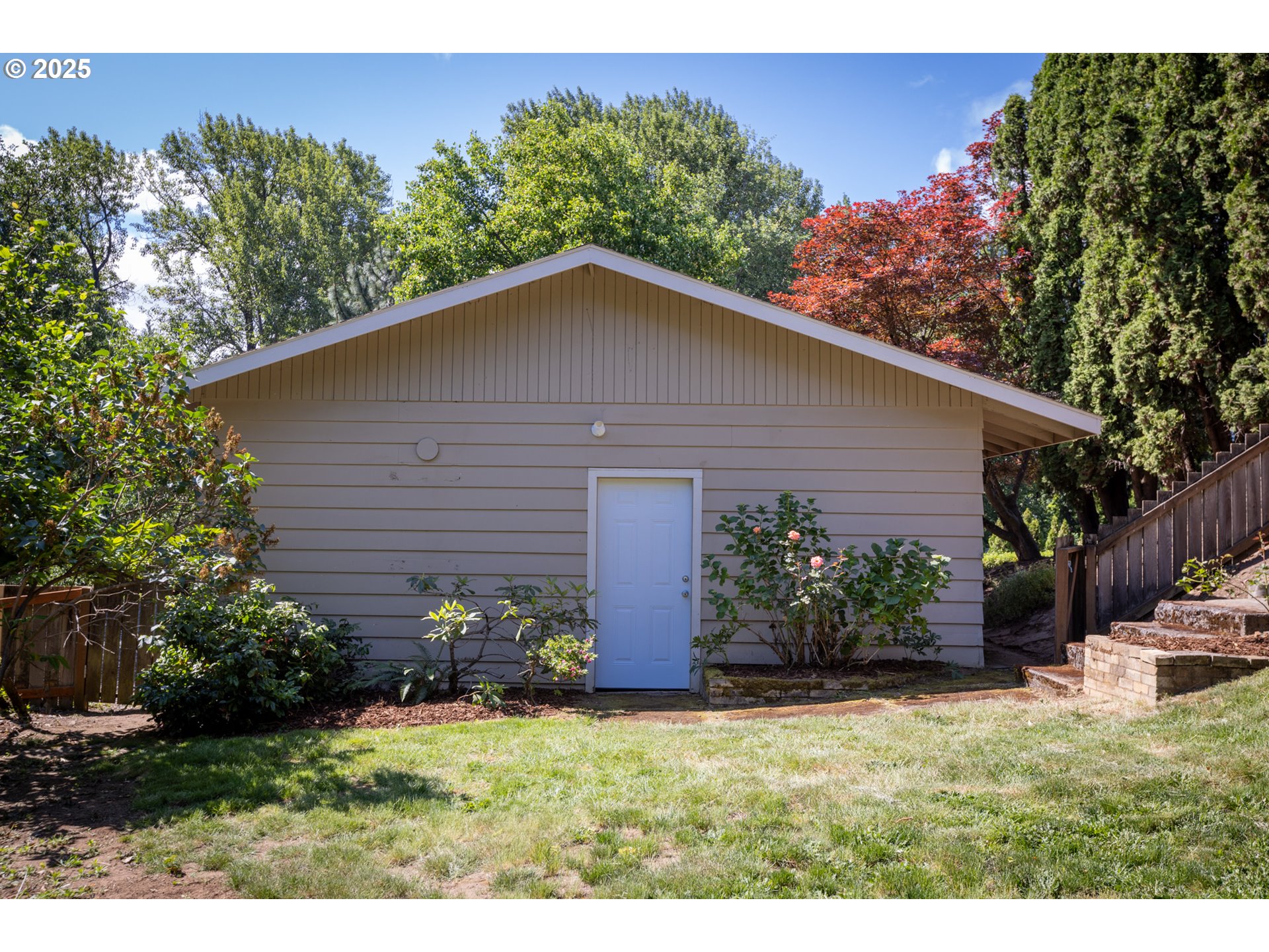 1379 Tucker Road Hood River, OR 97031 - Photo 13 of 48