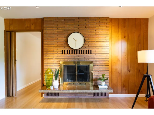 $650,000 | 1379 Tucker Road, Hood River, OR 97031