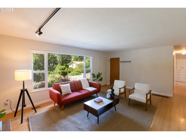 $650,000 | 1379 Tucker Road, Hood River, OR 97031