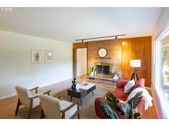 $650,000 | 1379 Tucker Road, Hood River, OR 97031