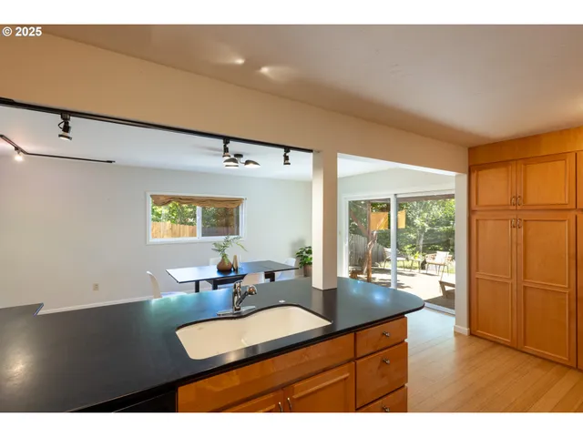 $650,000 | 1379 Tucker Road, Hood River, OR 97031