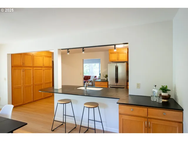 $650,000 | 1379 Tucker Road, Hood River, OR 97031