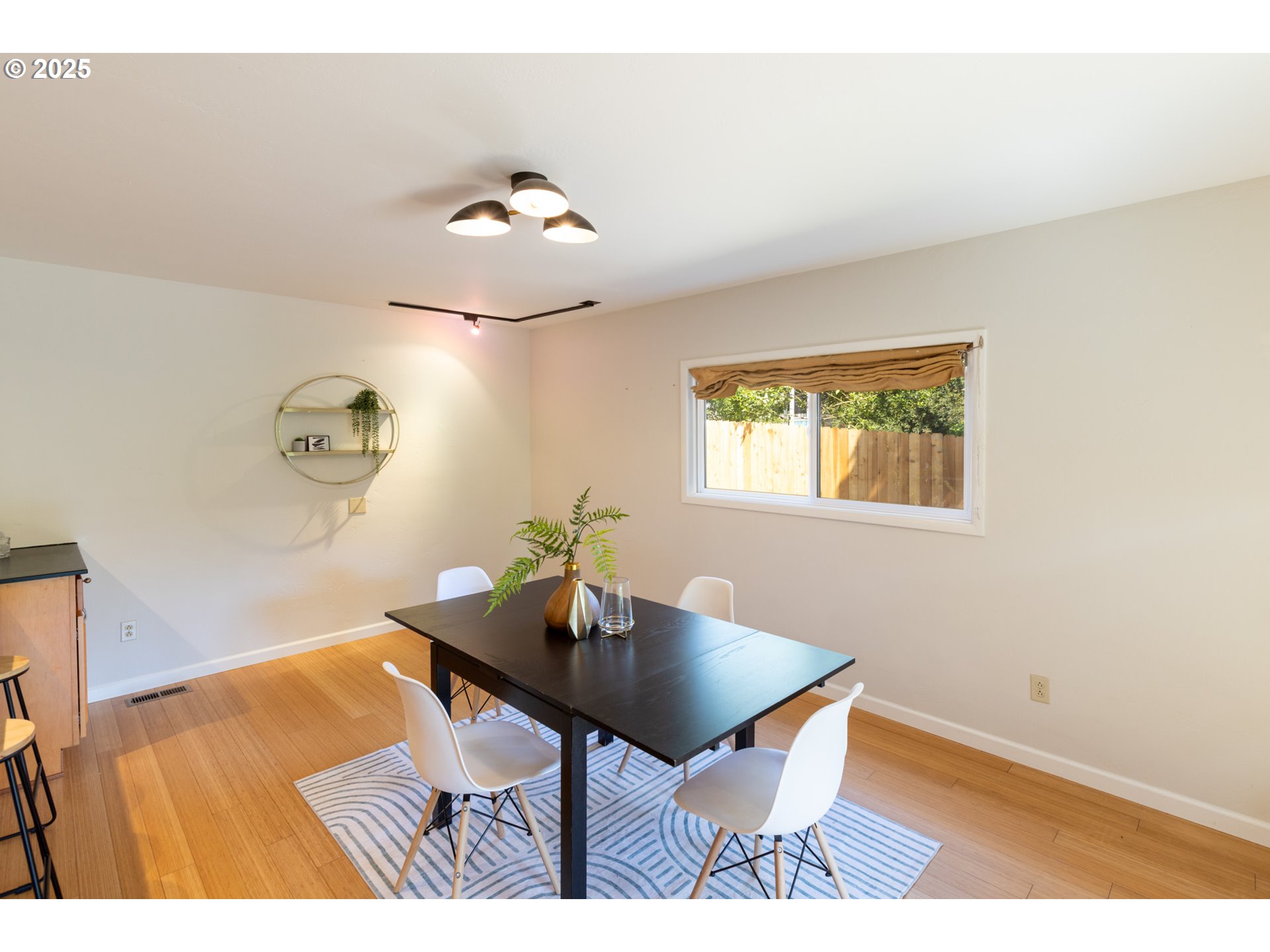 1379 Tucker Road Hood River, OR 97031 - Photo 28 of 48