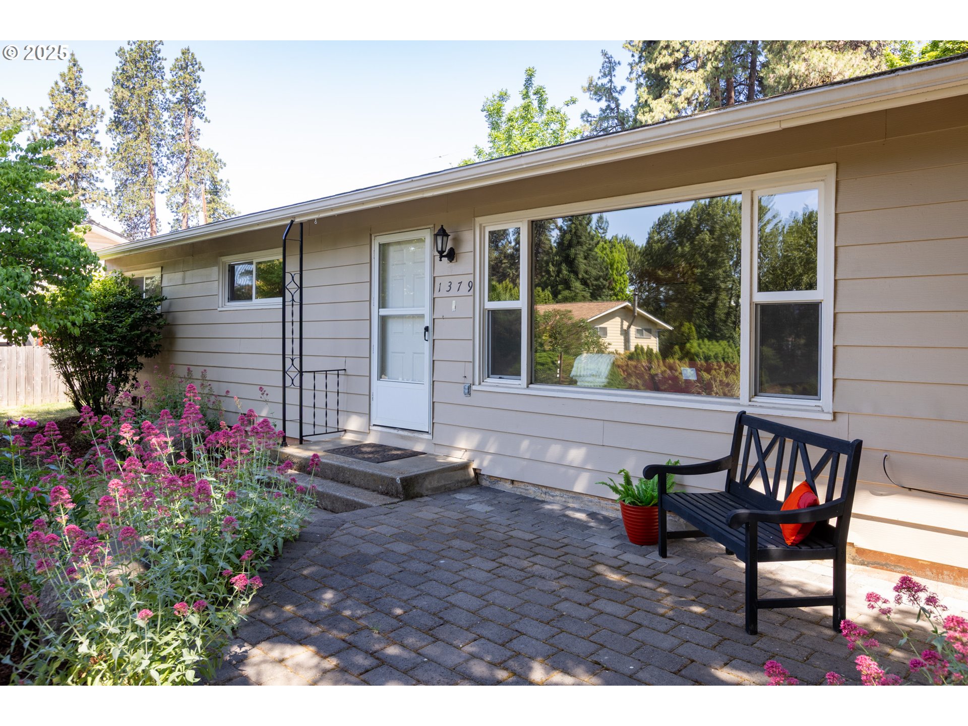 1379 Tucker Road Hood River, OR 97031 - Photo 3 of 48