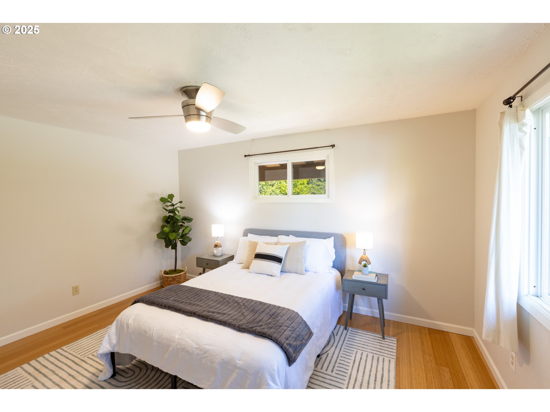 1379 Tucker Road Hood River, OR 97031 - Photo 31 of 48